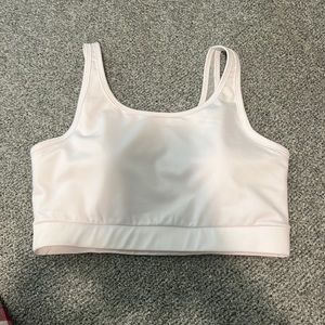 white sports bra,medium